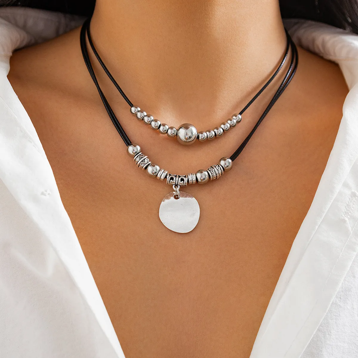 Vintage Leather Wax Line Disc Pendant Multilayer Clavicle Necklace