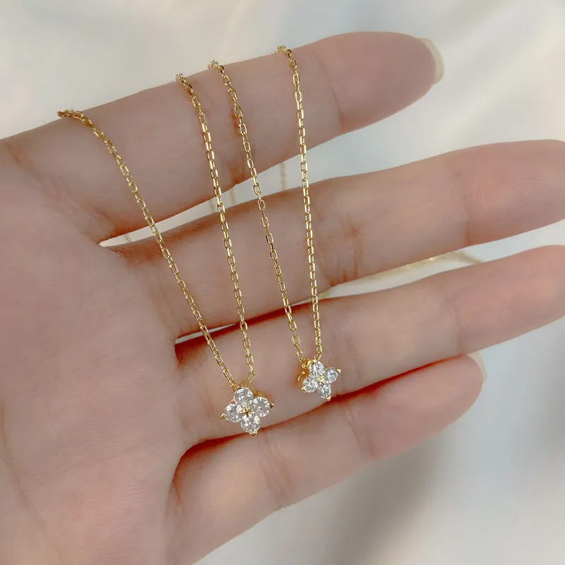 Women Simple Sterling Silver Four-Leaf Grass Rhinestone Pendant Necklace Cross Chain Sweet Style
