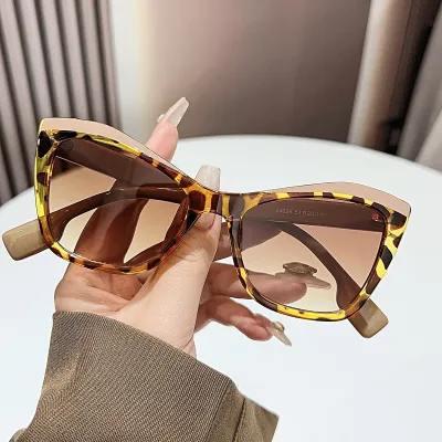 Women Fashion Anti-Ultraviolet Flat Cat-Eye Big Frame Sunglasses