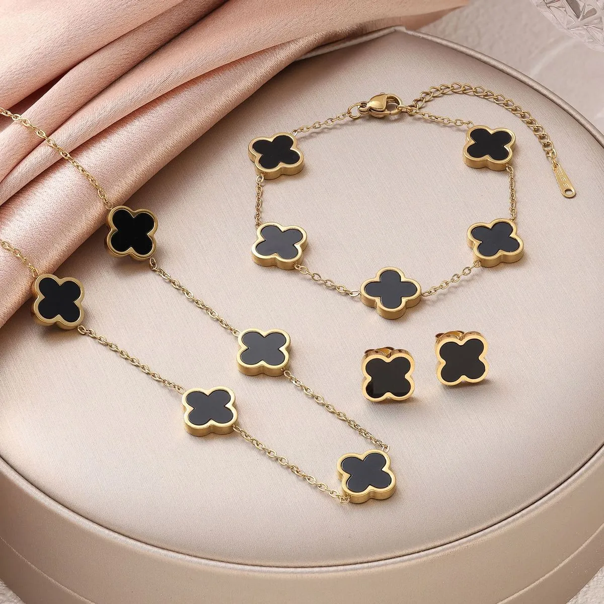 Fashion Titanium Steel Four-Leaf Clover Double-Sided Fritillary Jewelry Set