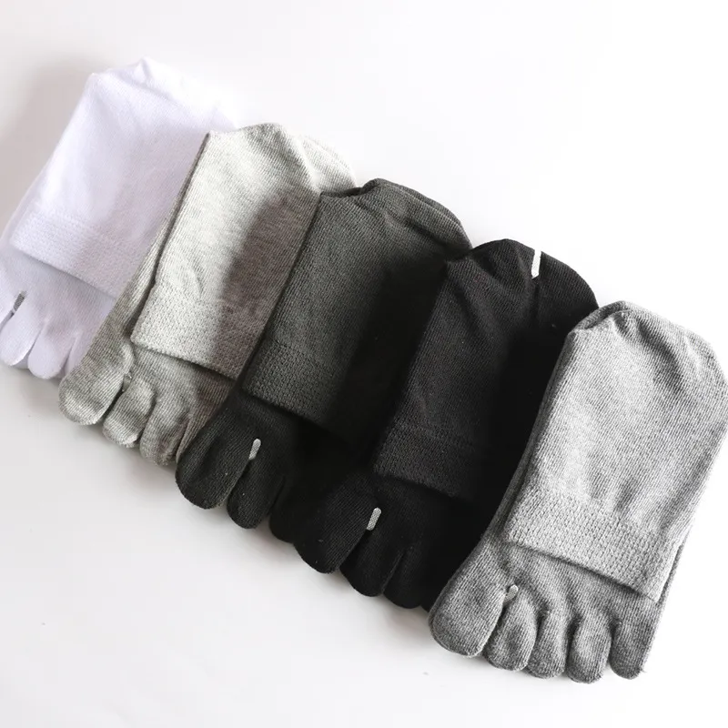 Men Fashion Solid Color Cotton Sweat-Absorbent Five-Finger Socks