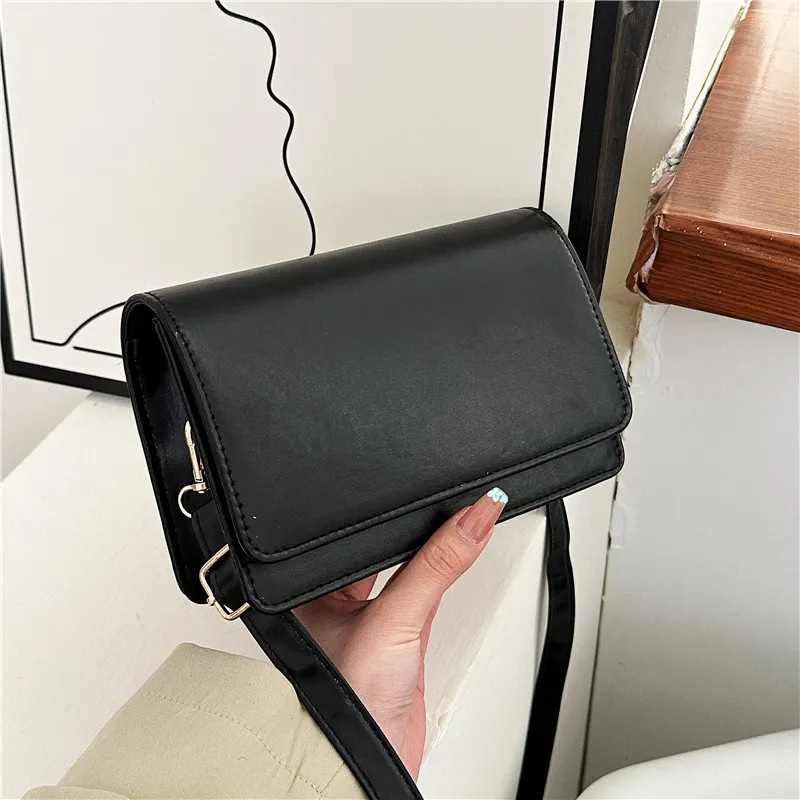 Simple Solid Color Flip Square PU Shoulder Bag with Magnetic Buckle