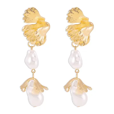 Fashion Baroque Alien Pearl Leaf Earrings