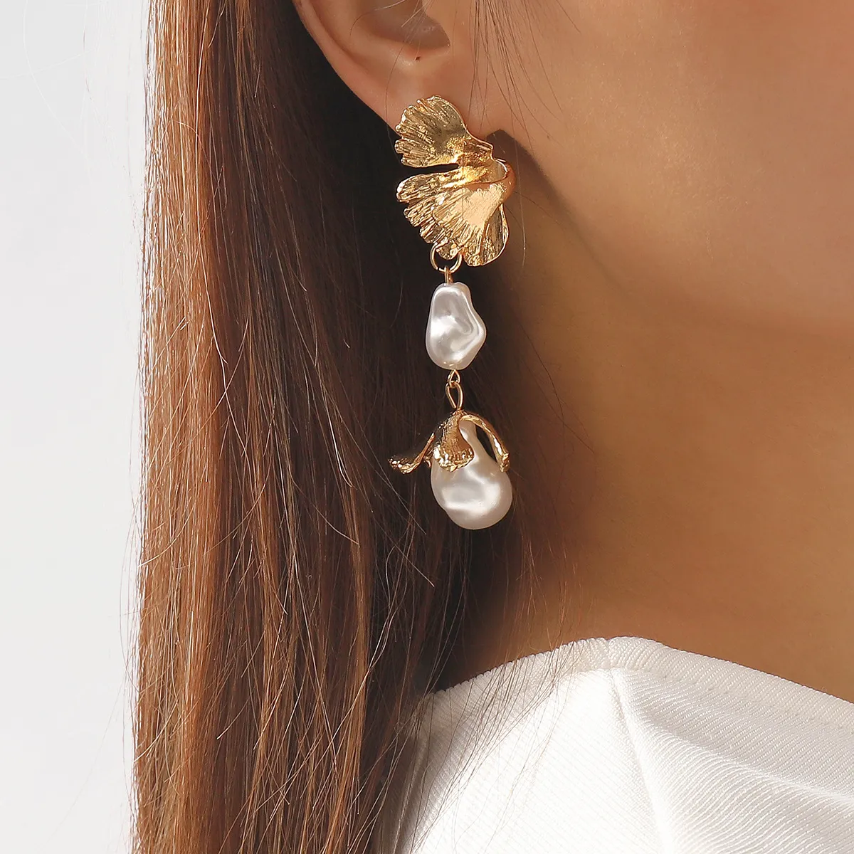 Fashion Baroque Alien Pearl Leaf Earrings