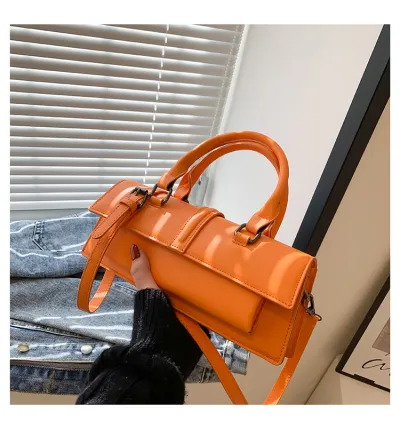 Fashionable Solid Color PU Baguette Shoulder Bag with Magnetic Buckle