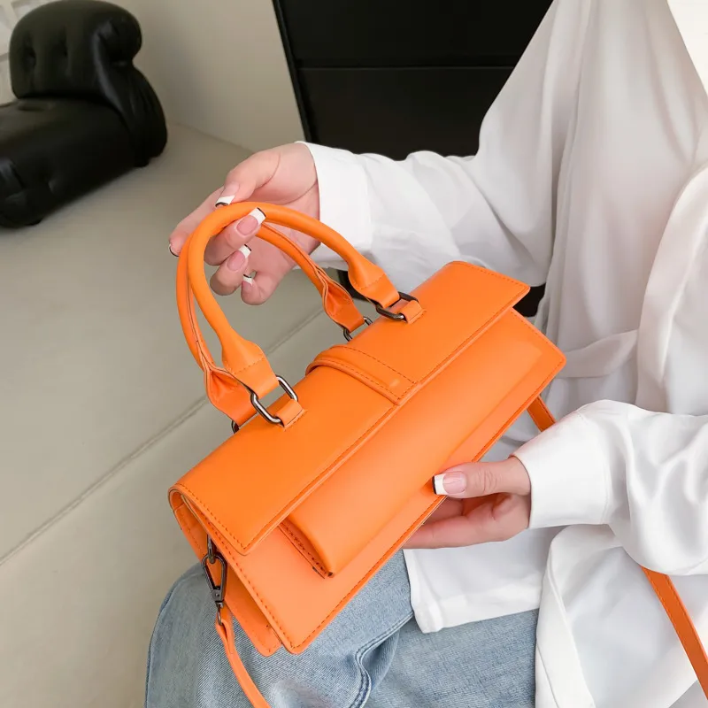 Fashionable Solid Color PU Baguette Shoulder Bag with Magnetic Buckle