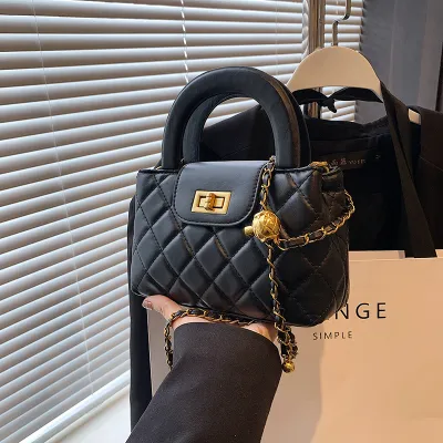 Simple Urban Simplicity Solid Color PU Chain Shoulder Bag