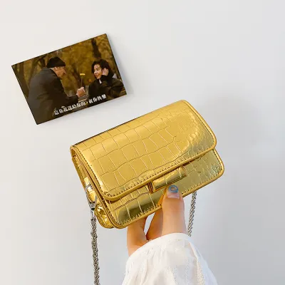 Simple Solid Color Stone Pattern Chain Crossbody Bag