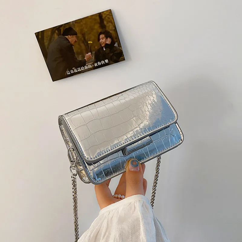 Simple Solid Color Stone Pattern Chain Crossbody Bag