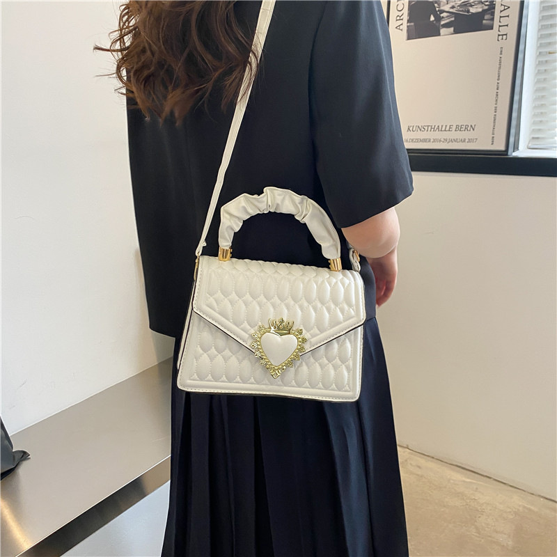 Wholesale Fashion Heart Flip Square Shoulder Bag