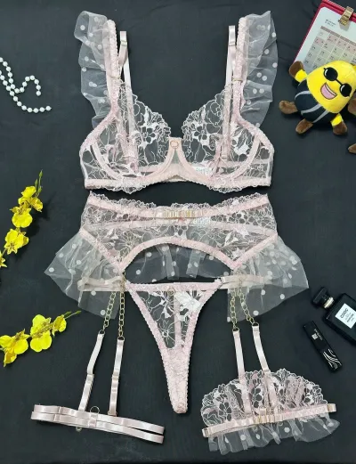 Women Sexy Solid Color Ruffled Metal Chain Lace Embroidered Bra Set