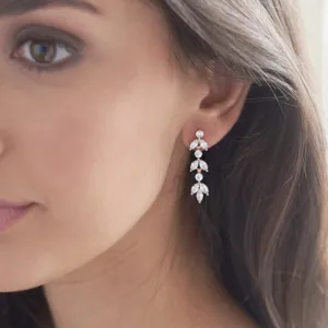 Women Fashion Simple Rhinestone Leaf Earrings