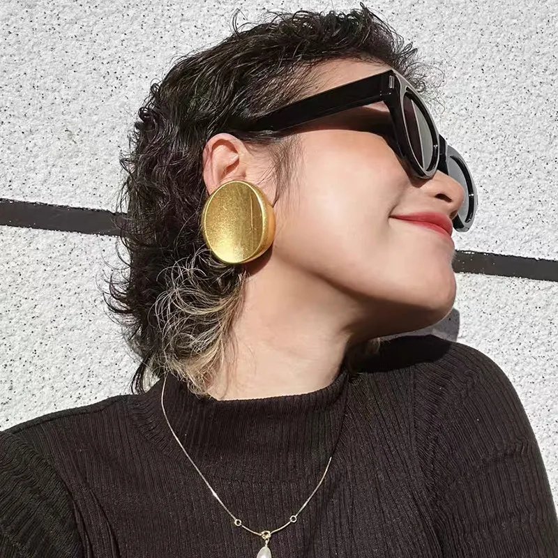 Women Retro Geometric Round Cambered Earrings