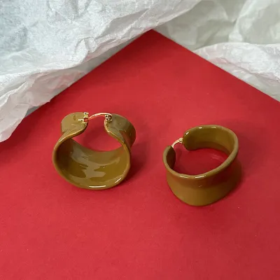 Women Retro Enamel Drop Glaze Irregular C-Shaped Earrings
