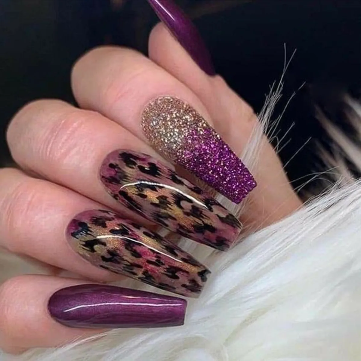 Women's Fashion Leopard Starry Sky Sequin Fake Nails