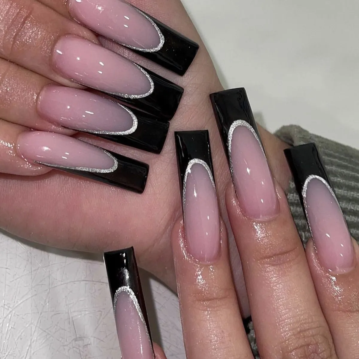 Women Fashion Long Glitter Line Fake Nails