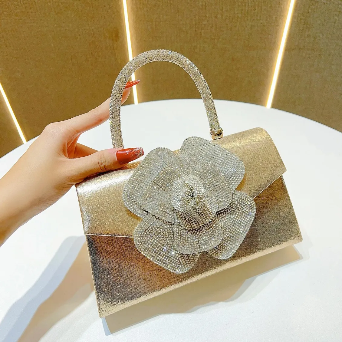 Elegant Women Rhinestone Roses Banquet Evening Handbag Clutch