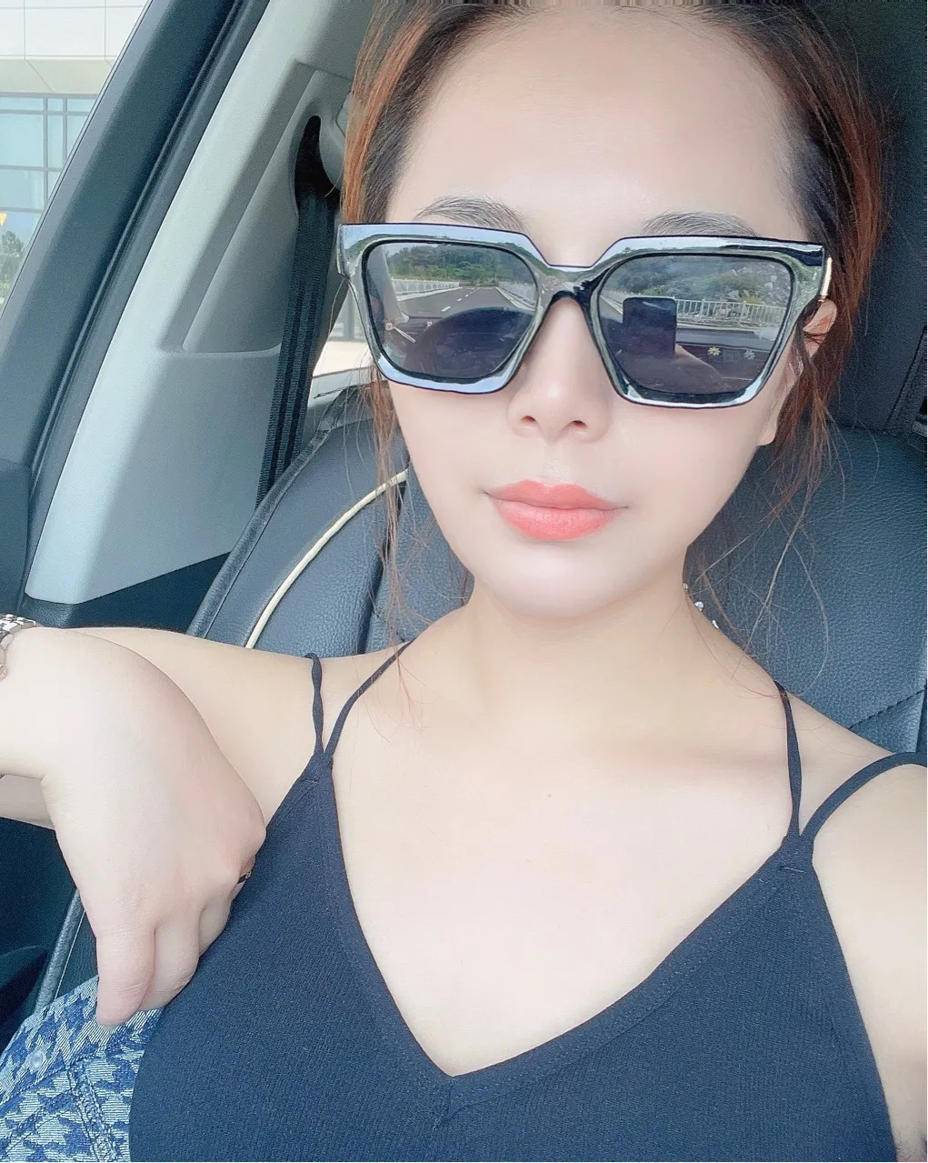 Fashion Retro Large Frame Square Wide Side Sunglasses