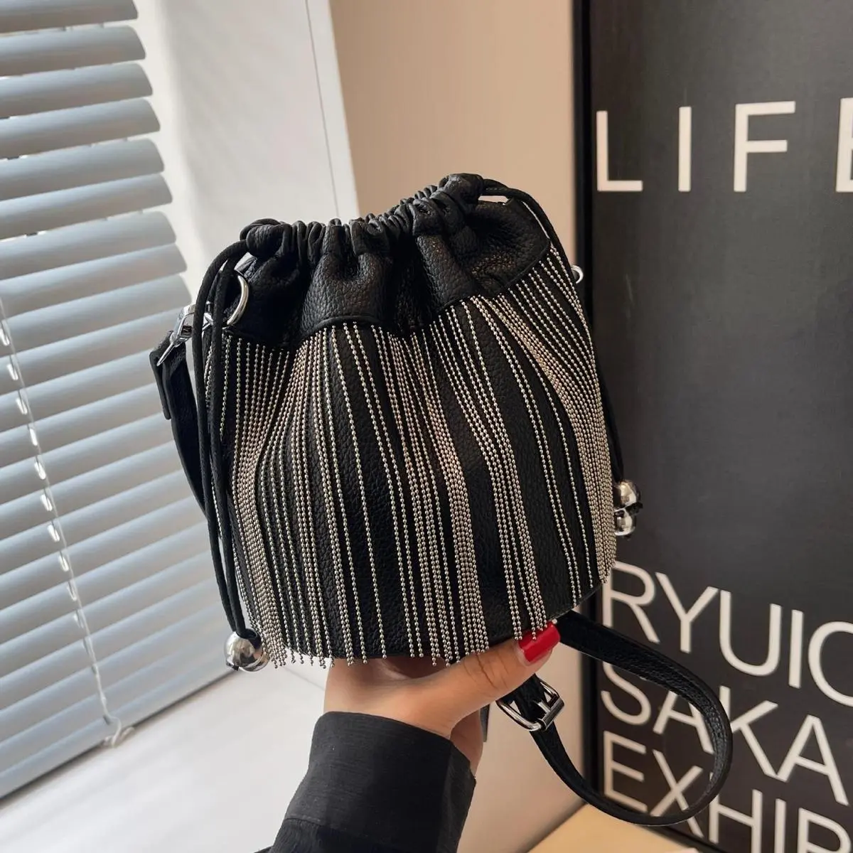 Women Fashion Casual Solid Color Tassel Bucket Shoulder Bag