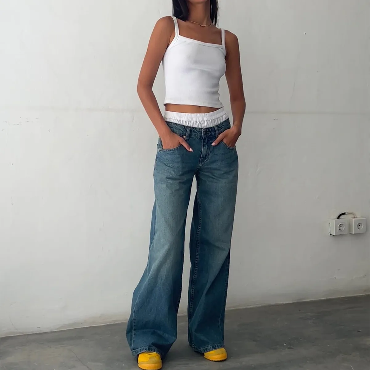Women Casual Solid Color Low Rise Straight Jeans