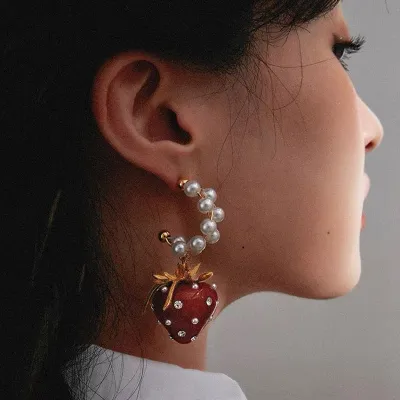 Women Fashion Retro Pearl Strawberry Earrings