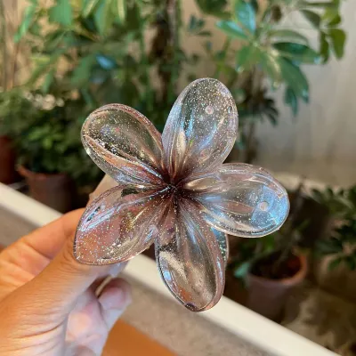 Pearlescent Egg Flower Acrylic Hair Claw Fresh Sweet Pastoral Hair Grip