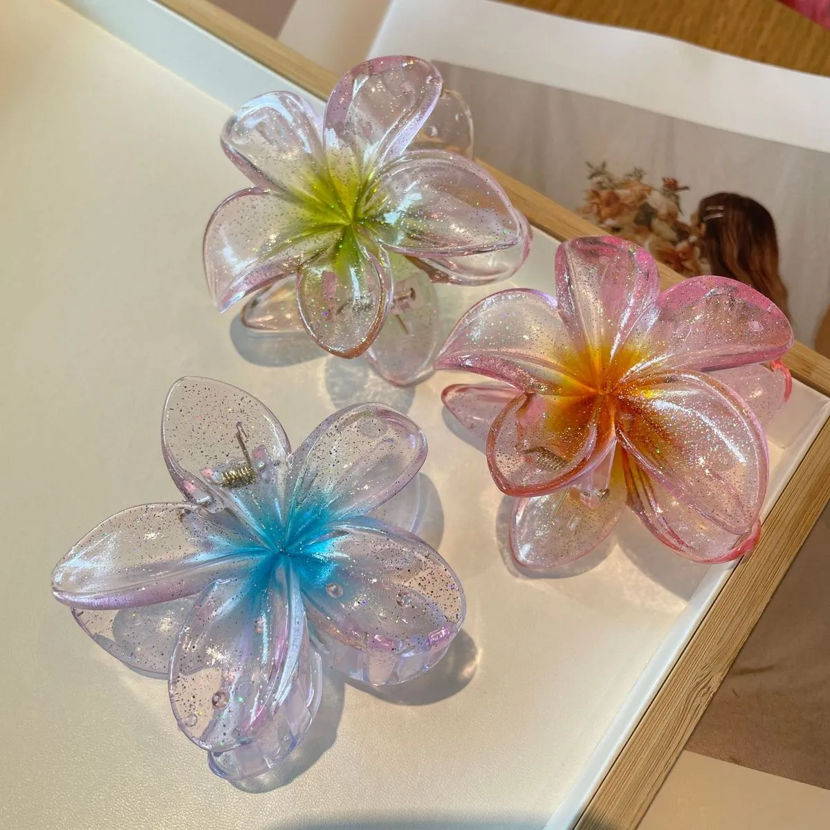 Pearlescent Egg Flower Acrylic Hair Claw Fresh Sweet Pastoral Hair Grip