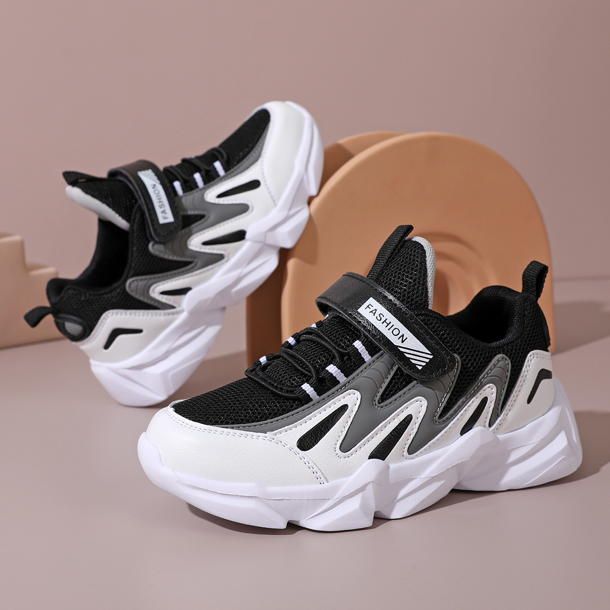 Wholesale Boy Fashion Casual Contrast Color Thick Soled Sneaker