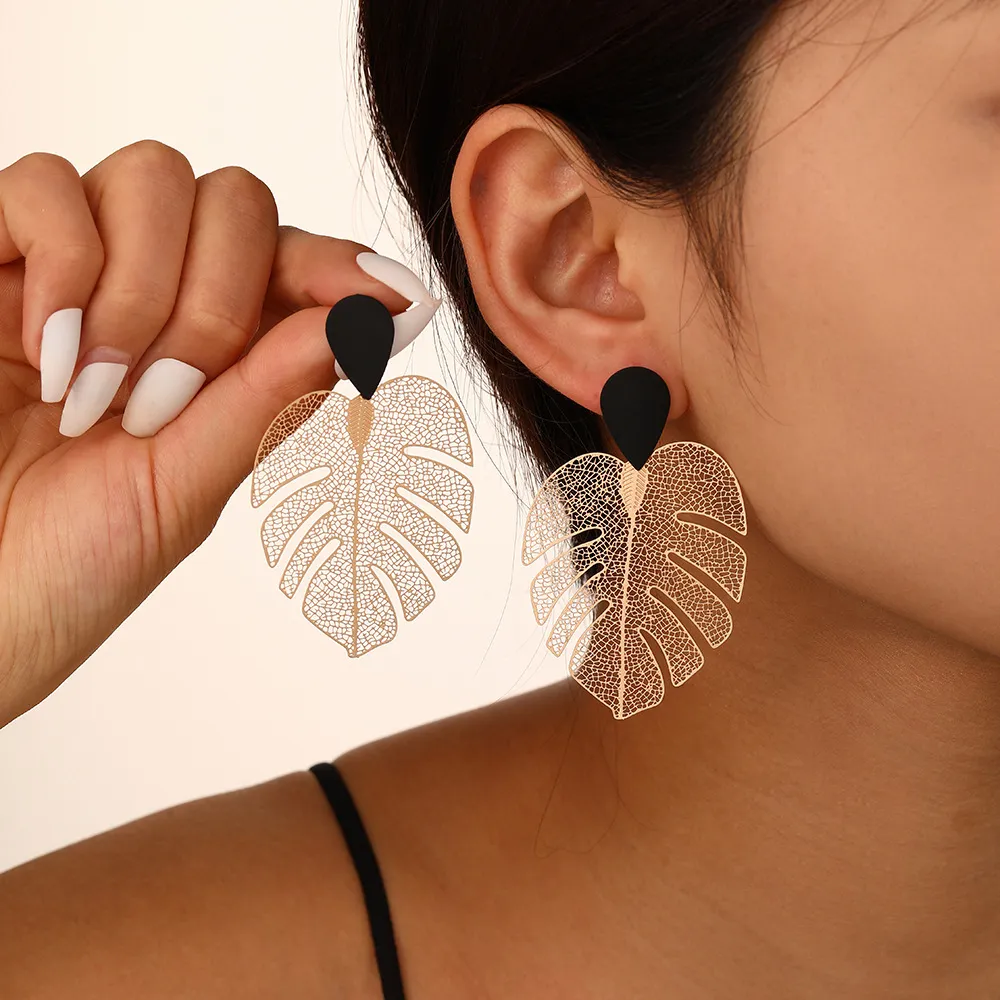 Fashion Hollow Leaf Metal Earrings Elegant Commuter