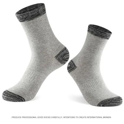 Men Casual Color Matching Sports Non-Slip Mid-Tube Socks