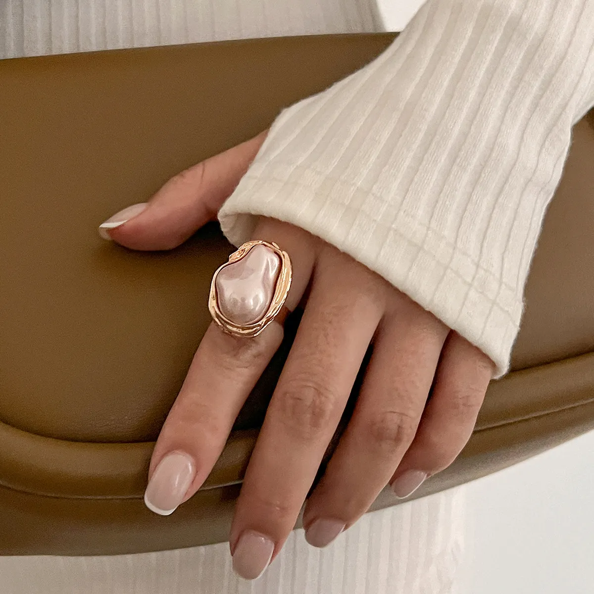 Women Fashion Retro Irregular Pearl Alloy Rings