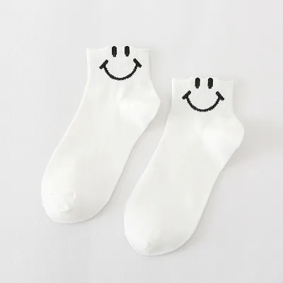 Women's Fashion Solid Color Embroidered Smiley Face Short Cotton Socks
