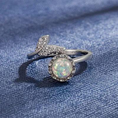 White Moonlight Rotating Ring