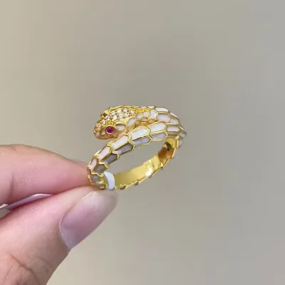 Fashion Green Enameled Snake-Shape Golden Rhinestone Ring