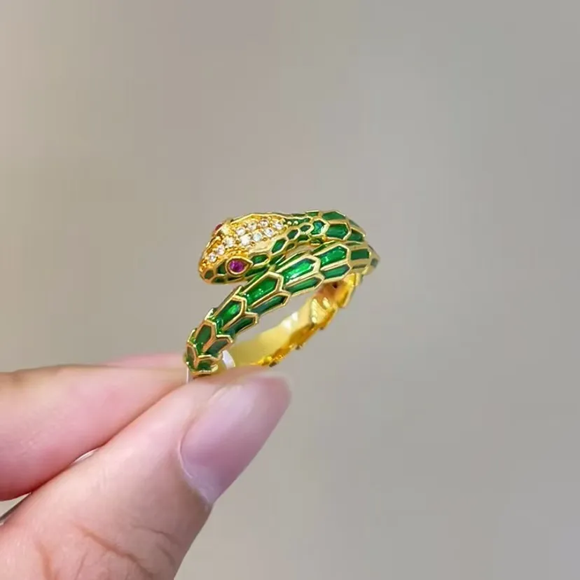 Fashion Green Enameled Snake-Shape Golden Rhinestone Ring