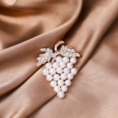 Fashion Elegant Women Pearl Brooch Floral Alloy