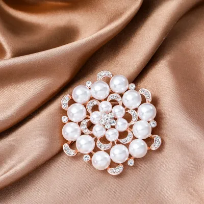 Fashion Elegant Women Pearl Brooch Floral Alloy