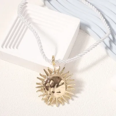 Women Fashion Boho Vacation Exaggerated Sunflower Pendant Necklace Zinc Alloy