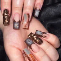 Women Fashion Simple White Edge Silver Glitter Wearable False Nails