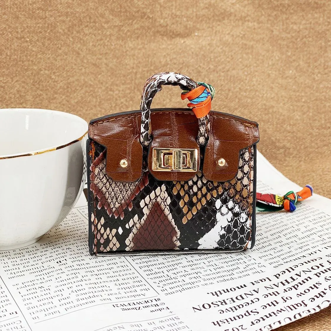 Women Creative Snake Pattern House Multifunctional Mini Wallet