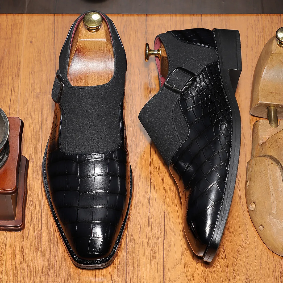 Men Fashion Casual Crocodile Pattern Buckle Low Heeled Business Leather Shoes