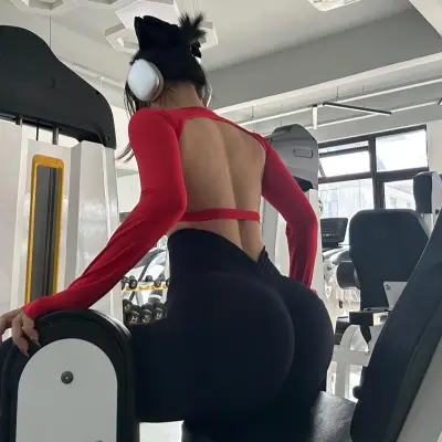Women Sexy Backless Long-Sleeve Sports T-Shirt in Solid Color