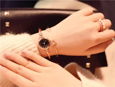 Women's Fashion Simple Small Dial Alloy Case Bracelet Watch