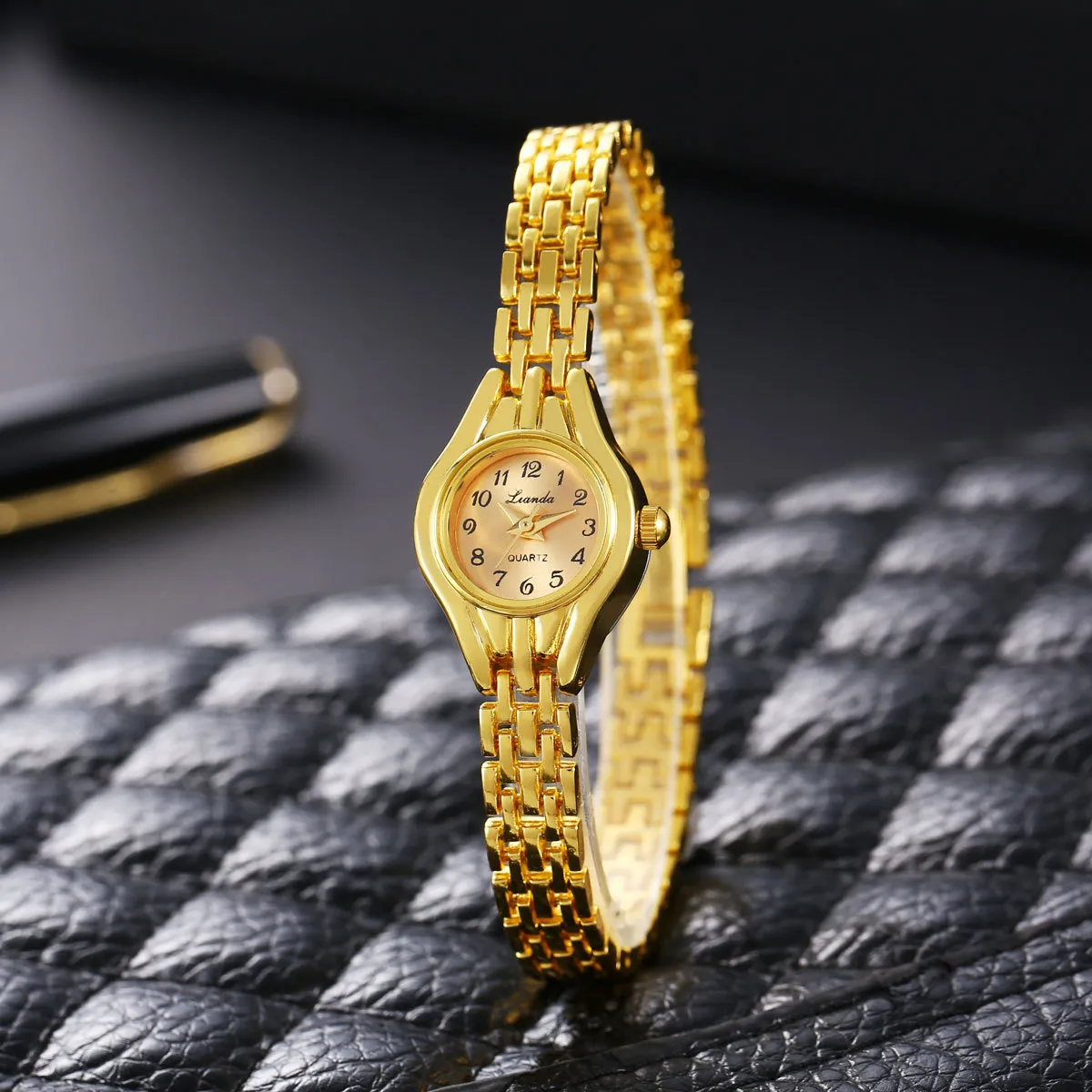 Women's Fashion Simple Gold Alloy Strap Analog Watch