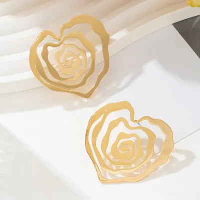 Fashion Exaggerated Heart-Shaped Metal Hollow Stud Earrings