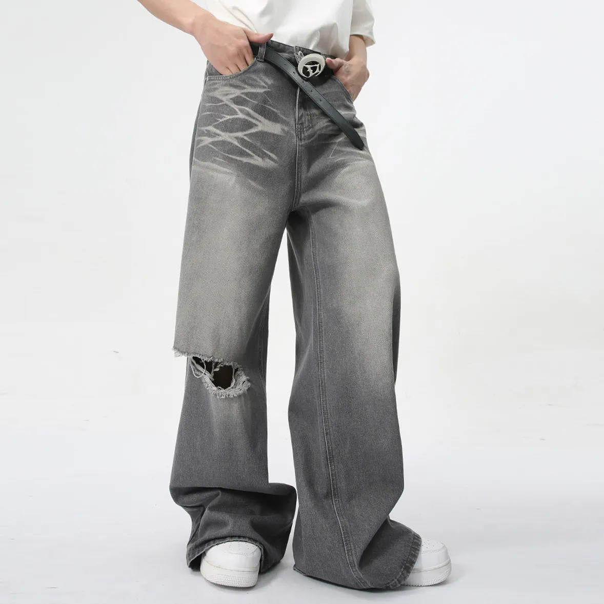 Men Vintage Washed Ripped Straight Leg Mid-Waist Loose Cotton Jeans
