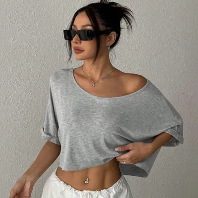 تيشيرت نسائي كاجوال فضفاض بأكمام قصيرة - تصميم عصري أنيق، لون موحد، مصنوع من البوليستر