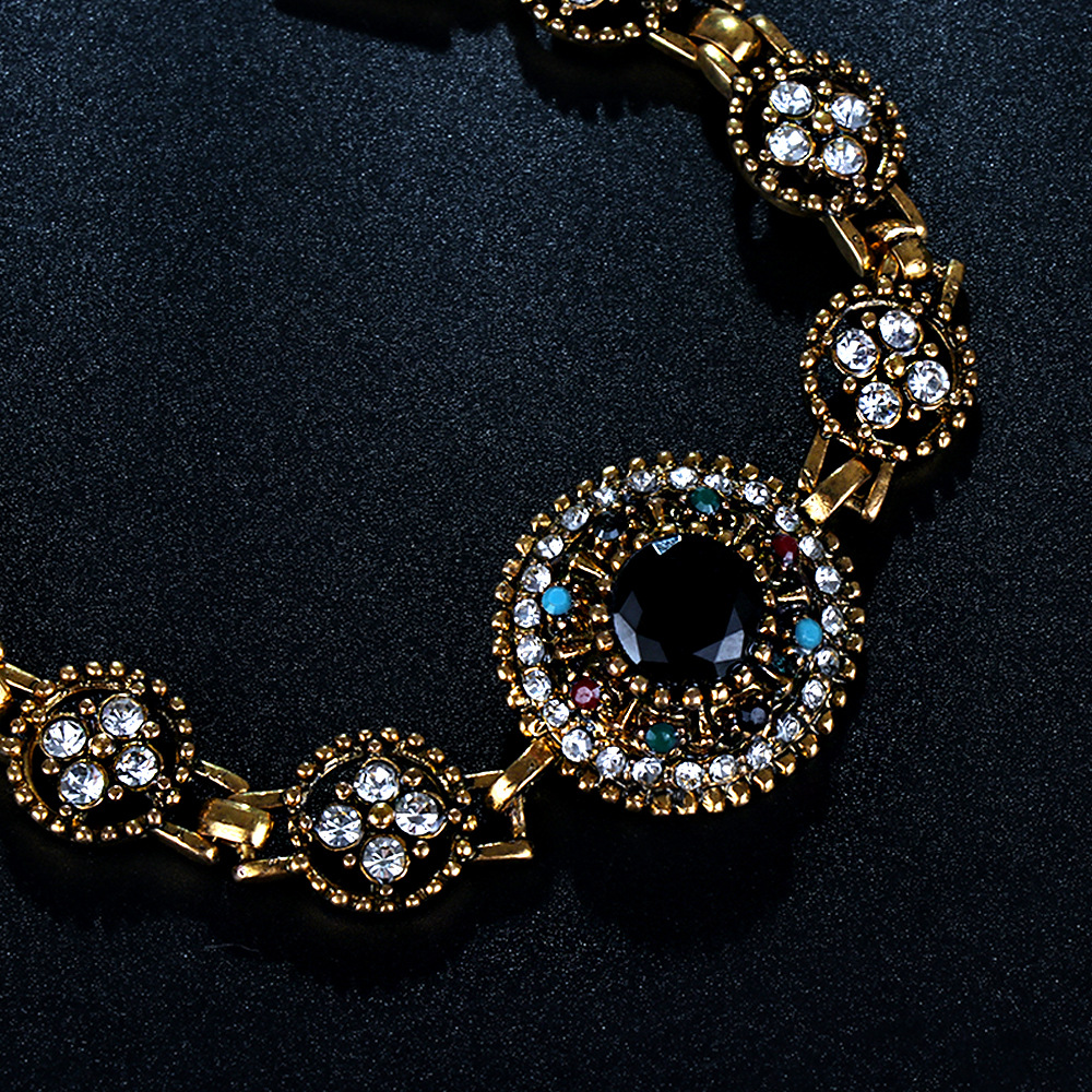 Wholesale Women Fashion Retro Exaggerated Zircon Bracelet Wholesale Women Fashion Retro Exaggerated Zircon Bracelet