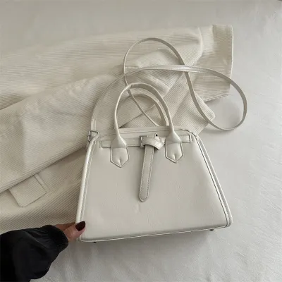 Large Capacity PU Shell Handbag with Zipper Closure