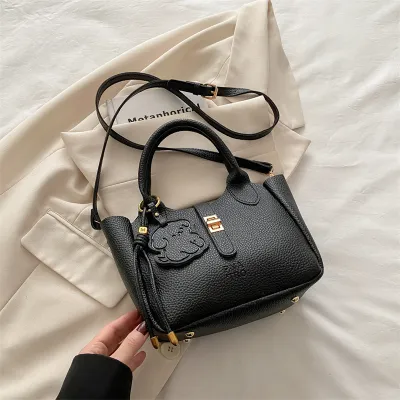 Fashionable Large Capacity Shoulder Bucket Bag PU Solid Color Urban
